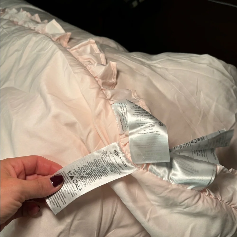 Euc pale pink ruffle comforter with sheets and pillow case twin xl